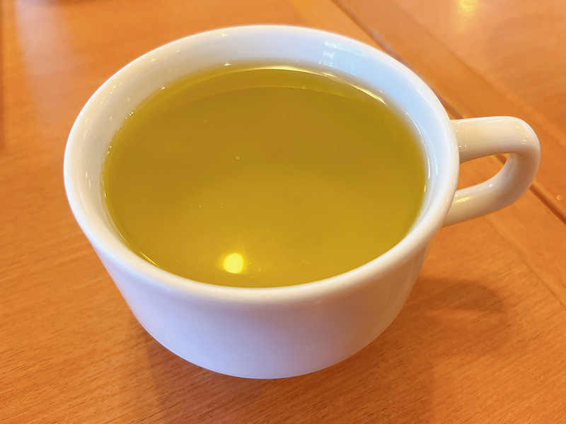 ドリンクバーのホット緑茶