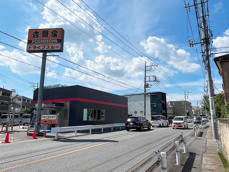 産業道路沿いの「かるびのとりこ 上木崎店」