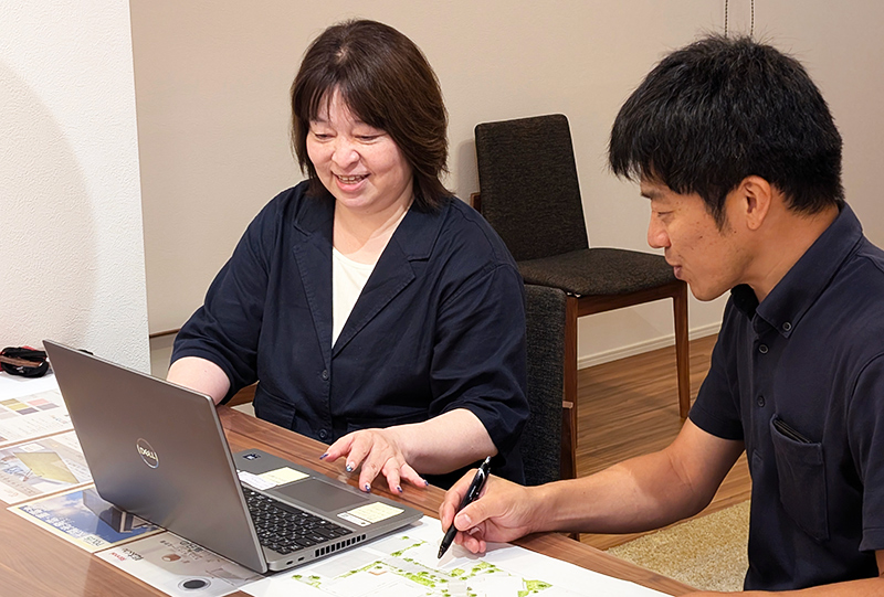 ポラスタウン開発の外構のお仕事を紹介中